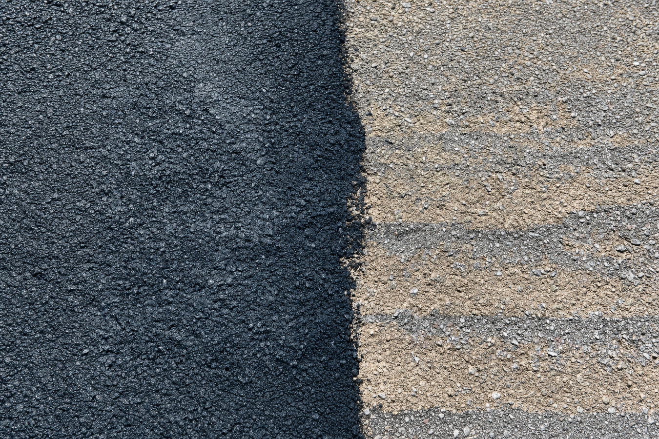 Asphalt sealcoating